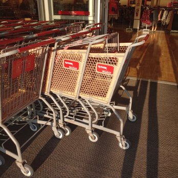TJ Maxx - Carts blocking entrance door - Shoe Stores Near Me - Dulles, Virginia TJ Maxx - Carts blocking entrance door - Shoe Stores Near Me - Dulles, Virginia