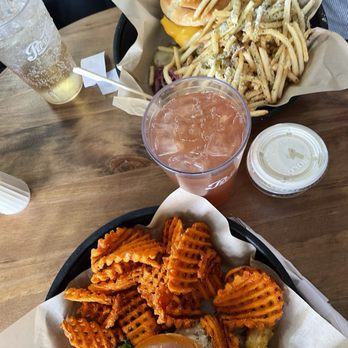 PersNIKKIty's Cafe - Smash burger and green chile chicken - Juice Bars & Smoothies Near Me - Show Low, Arizona PersNIKKIty's Cafe - Smash burger and green chile chicken - Juice Bars & Smoothies Near Me - Show Low, Arizona