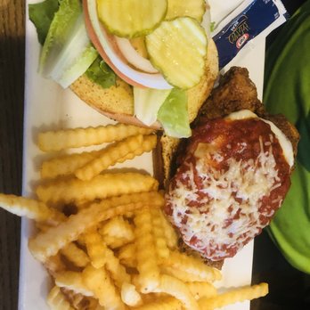 Brookhaven Pub & Grill - Pubs Near Me - Memphis, Tennessee