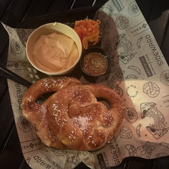 Sideward Brewing Co - Pretzel and cheese - SO GOOD - Breweries Near Me - Orlando, Florida