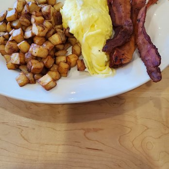 Stacked - Scrambled eggs, bacon and potatoes - Breakfast & Brunch Near Me - Oak Lawn, Illinois Stacked - Scrambled eggs, bacon and potatoes - Breakfast & Brunch Near Me - Oak Lawn, Illinois