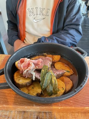 Restaurante F by null