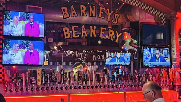 Barney’s Beanery by null
