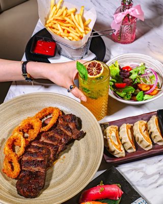 Zutto Japanese American Pub by null