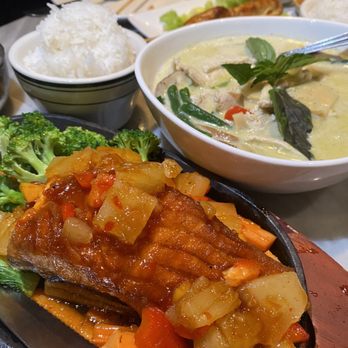 Kitchen 79 - Salmon - Thai Near Me - Jackson Heights, New York