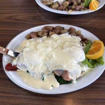 PJ & Co Restaurant & Saloon - Tahoe Benedict - Breakfast & Brunch Near Me - Reno, Nevada