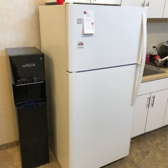 Office H2O - This unit fits perfectly in a small kitchen. It does hot and cold water. - Water Purification Services Near Me - Indianapolis, Indiana Office H2O - This unit fits perfectly in a small kitchen. It does hot and cold water. - Water Purification Services Near Me - Indianapolis, Indiana