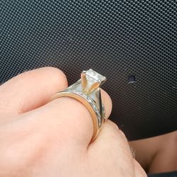 Grandlux Nail Salon - Lotion in ring