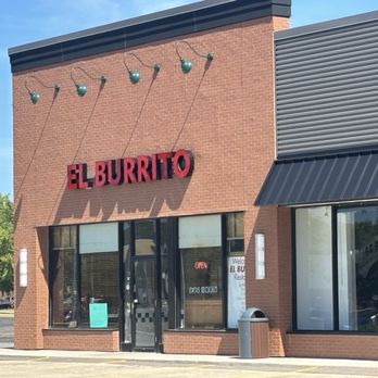 El Burrito Restaurant - Front of building - Mexican Near Me - Crystal Lake, Illinois