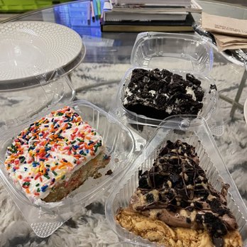 Kitchen 17 - Funfetti cake (left), Oreo Cake (top), Cookie Crust Choco Silk Pie (bottom right) - Vegan Near Me - Chicago, Illinois