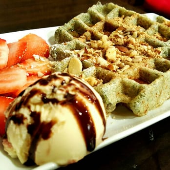 Cafe Oak - Apparently the waffle is made of Ingeolmi rice cake! - Cafes Near Me - Palisades Park, New Jersey