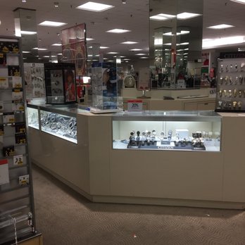 Macy's - Department Stores Near Me - Taylor, Michigan