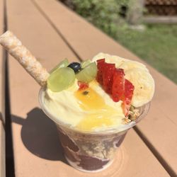 ïwaca'i - Sun-kissed lilikoi Keiki sized açaí bowl