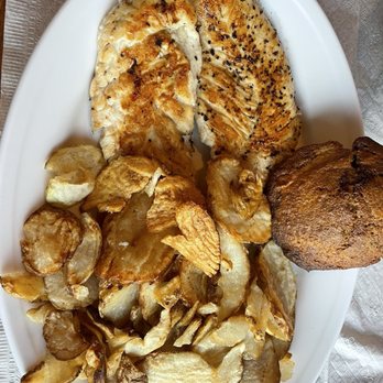 Hungry Horse Restaurant - Grilled chicken w house fries - American Near Me - Boerne, Texas