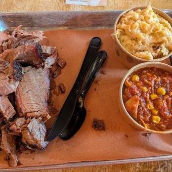 Jim's Smokin Que - Brisket plate with cheese grits and Brunswick stew. - Barbeque Near Me - Blairsville, Georgia