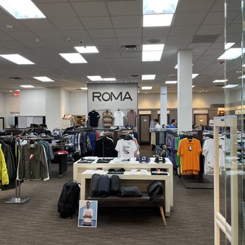 Roma 7 - Interior y entrada - Men's Clothing Near Me - Guaynabo, Puerto Rico