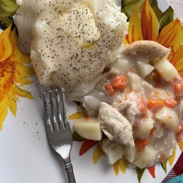 Chicken and veggie pie with mashed potatoes and gravy Chicken and veggie pie with mashed potatoes and gravy