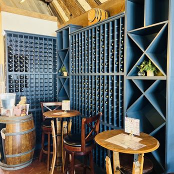 Pamo Valley Winery Tasting Room - Decor - Wineries Near Me - Ramona, California Pamo Valley Winery Tasting Room - Decor - Wineries Near Me - Ramona, California