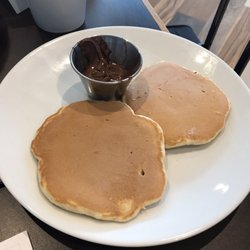 Flying Hippo - 'Pancakes' with nutella (do not order!).