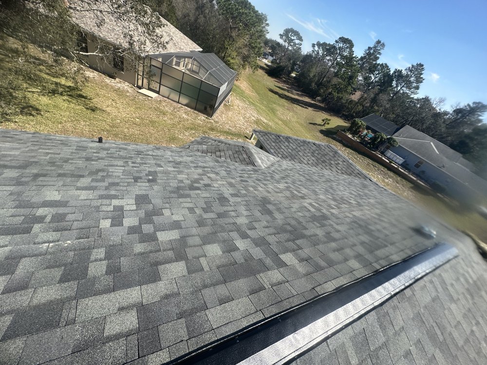 Slide of Lissie’s Roofing and Construction