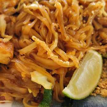 Mae Sai Thai Food - Pad Thai with tofu - Thai Near Me - Temecula, California Mae Sai Thai Food - Pad Thai with tofu - Thai Near Me - Temecula, California