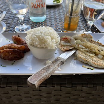 El Cristo Restaurant - Bistec de Pollo - Cuban Near Me - MIAMI, Florida