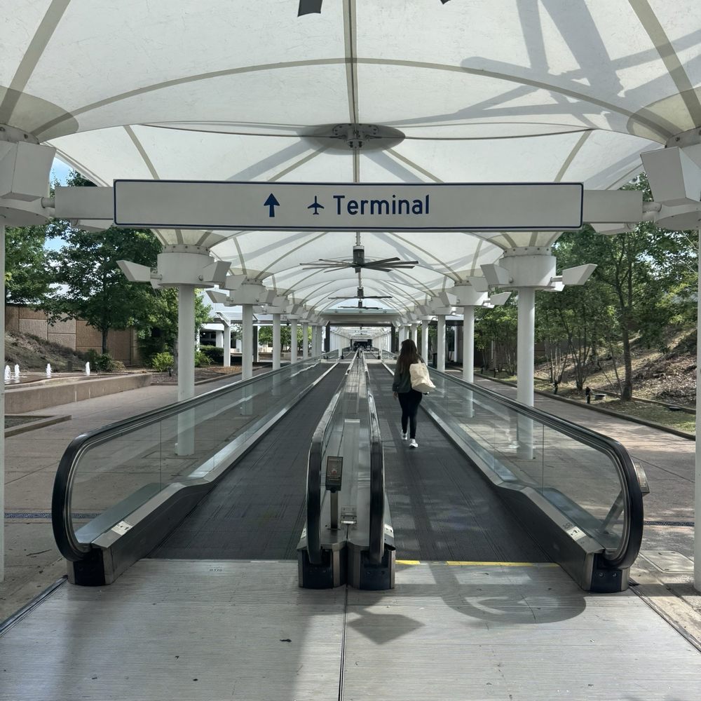 Frederick W. Smith International Airport - MEM - Airports Near Me - Memphis, Tennessee