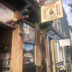 Mona Lisa Tobacco & Gifts - Front of shop