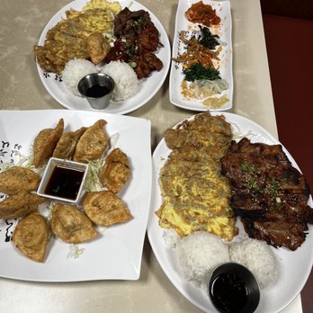 Sadies BBQ Inn - Mix plates and side order mondoo - Korean Near Me - Pearl City, Hawaii