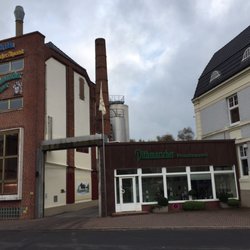Dithmarscher Privatbrauerei Karl Hintz - Dithmarscher Brauerei mit Shop vorne rechts.