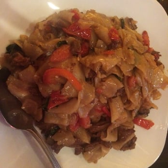 SriPraPhai Thai Restaurant - Drunken noodles - Thai Near Me - Woodside, New York SriPraPhai Thai Restaurant - Drunken noodles - Thai Near Me - Woodside, New York
