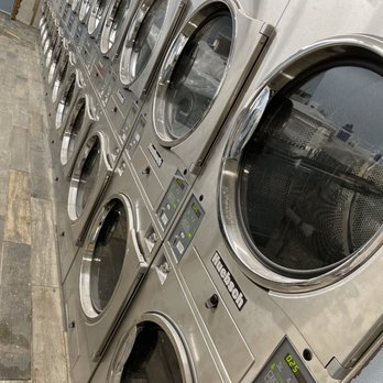 Suds On Belcher Laundromat - Laundromat Near Me - Clearwater, Florida Suds On Belcher Laundromat - Laundromat Near Me - Clearwater, Florida