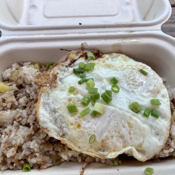 Ula Ula Cafe - Kalua Pork Fried Rice with Eggs and Pineapple. - Food Trucks Near Me - Wailuku, Hawaii Ula Ula Cafe - Kalua Pork Fried Rice with Eggs and Pineapple. - Food Trucks Near Me - Wailuku, Hawaii
