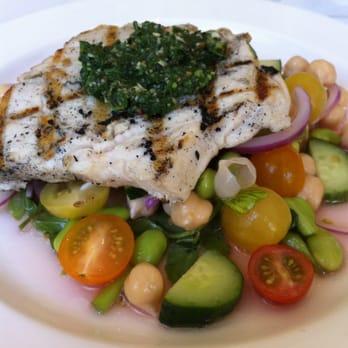 Cafe Julia - Salad: grilled ahi - Cafes Near Me - Honolulu, Hawaii
