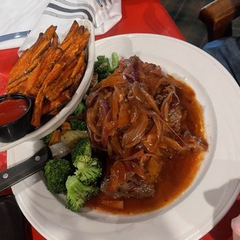 Teddy Griffin's Roadhouse - Liver and Onions - Pizza Near Me - Harbor Springs, Michigan