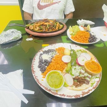 El Cabrito Mexican Grill - Crofton - Mix tacos combo and fajita mix platter. - Mexican Near Me - Crofton, Maryland El Cabrito Mexican Grill - Crofton - Mix tacos combo and fajita mix platter. - Mexican Near Me - Crofton, Maryland