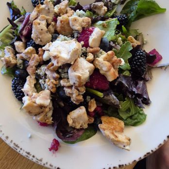 Snake River Brewing - Walnut & Gorgonzola salad + chicken - Brewpubs Near Me - Jackson, Wyoming