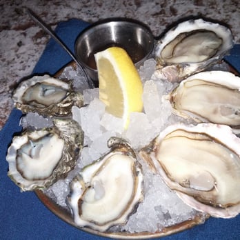 Taylor Shellfish Oyster Bar - Shigoku and Kusshi Oysters - Seafood Near Me - Seattle, Washington