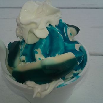 Frosty's Ice Cream - Shark attack sundae - Ice Cream & Frozen Yogurt Near Me - Lancaster, New York