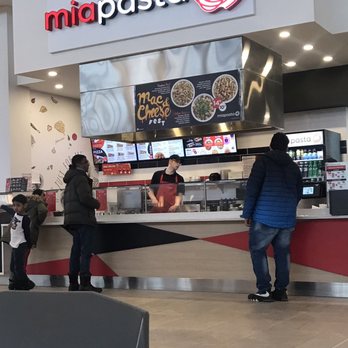 Mia Pasta - customers ordering food at the counter - Italian Near Me - Nisku, Alberta Mia Pasta - customers ordering food at the counter - Italian Near Me - Nisku, Alberta