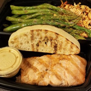 Urban Plates - Salmon plate with asparagus & cauliflower + veggie rice - New American Near Me - Carlsbad, California Urban Plates - Salmon plate with asparagus & cauliflower + veggie rice - New American Near Me - Carlsbad, California