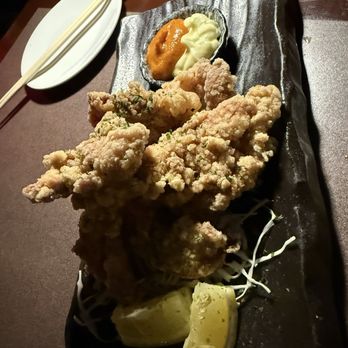 Vintage Books - House Karaage - Speakeasies Near Me - Honolulu, Hawaii