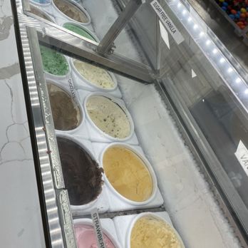 Chocolate House - Ice Cream - Waffles Near Me - Totowa, New Jersey