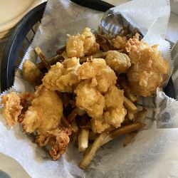 Sportsmans Restaurant and Lounge - Poutine