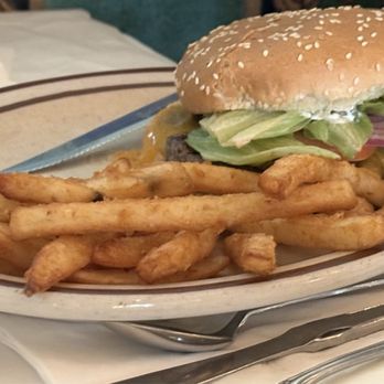 Sharp Park Restaurant - Cheeseburger with fries - American Near Me - Pacifica, California