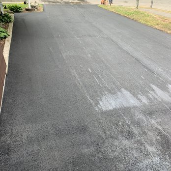 Bow Paving - a driveway that has been cleaned - General Contractors Near Me - Bow, New Hampshire