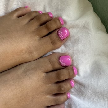 Kim Nails and Lash - Gel pedicure with flower - Nail Salons Near Me - San Diego, California Kim Nails and Lash - Gel pedicure with flower - Nail Salons Near Me - San Diego, California