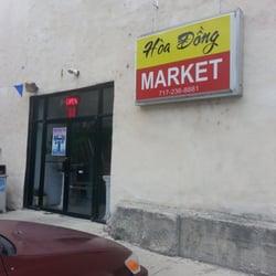 Hoa Dong Asian Market - Front entrance.
