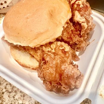HiHo Cheeseburger | Calabasas - The Willie Mae - Burgers Near Me - Calabasas, California HiHo Cheeseburger | Calabasas - The Willie Mae - Burgers Near Me - Calabasas, California