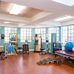 LEISURE COURT NURSING CENTER Updated September 2025 1135 N Leisure